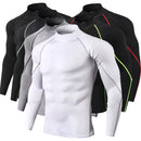 Homem utilizando Camiseta Performance Lumivah™ de manga longa com compressão, tecido respirável e secagem rápida para academia, corrida e atividades esportivas.