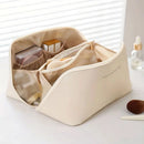 Necessaire Organizadora Premium Lumivah™ com compartimentos internos inteligentes, ideal para armazenar maquiagens, cosméticos e itens de higiene pessoal em casa ou em viagens.
